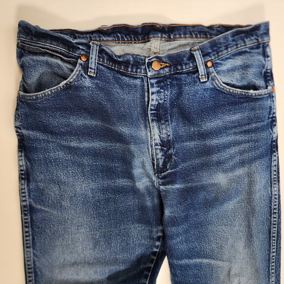 Wrangler Men’s 38x34 Straight Leg Jeans Medium Wash Distressed Y2K - Picture 8 of 11